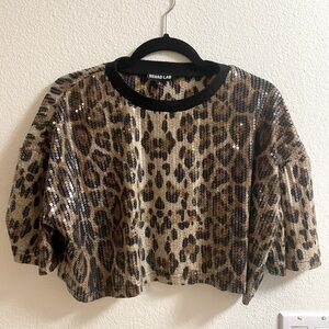 Chic Leopard 🐆 Print Sequined Crop Top